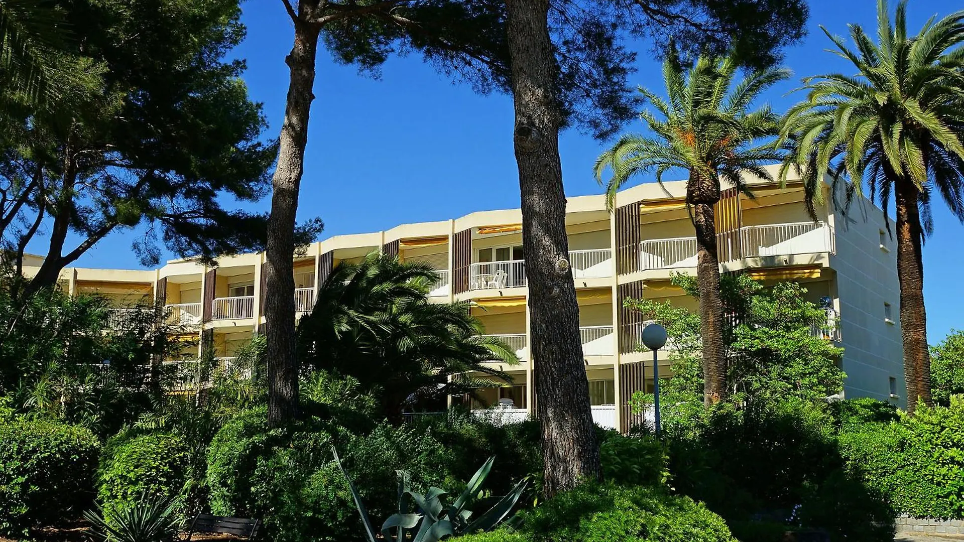 Apartment Residence Le Boreal-3 By Interhome Saint-Raphael