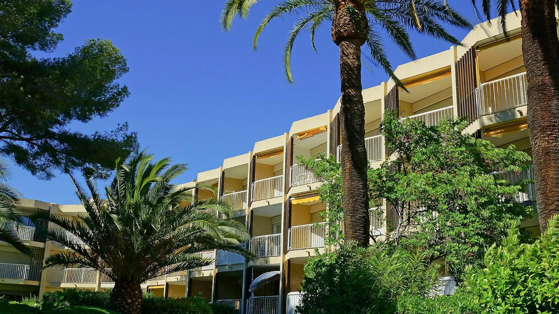 Apartment Residence Le Boreal-3 By Interhome Saint-Raphael  France